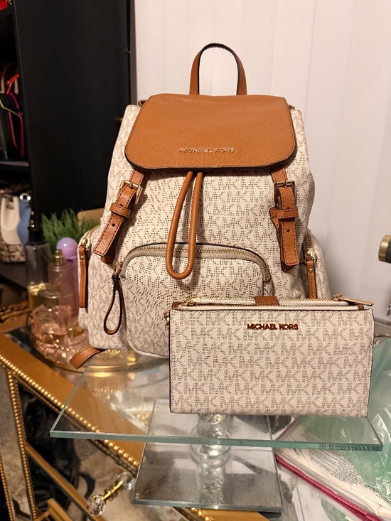 Michael Kors Abbey Cargo Lg Backpack main image 7
